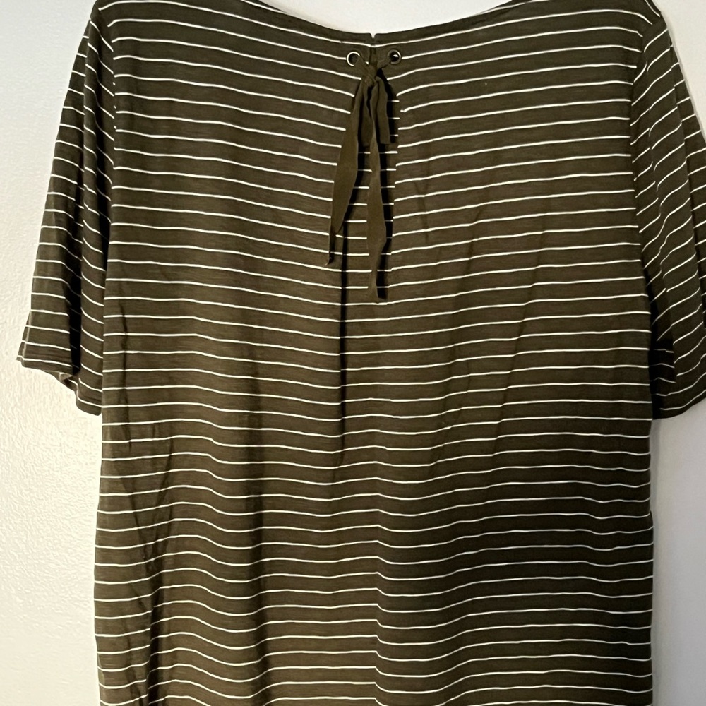 Talbots tee - Picture 2 of 3